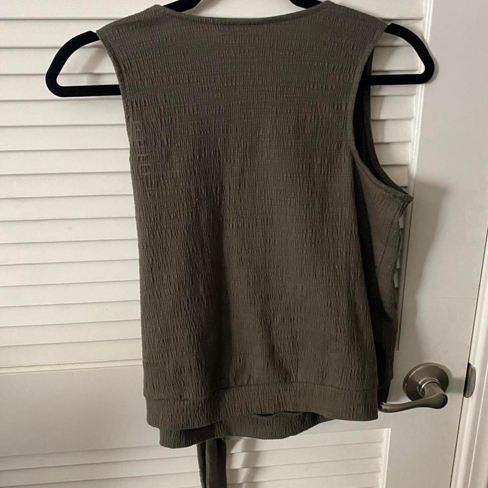 Universal Threads Crossover Top - Picture 3 of 4